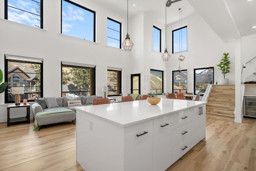 Salt & Stone | Lake/Private Beach | Mountain Views