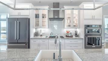 Studio (4 Bedrooms) | Property amenity