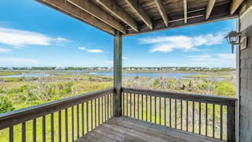 Studio (3 Bedrooms) | Property amenity