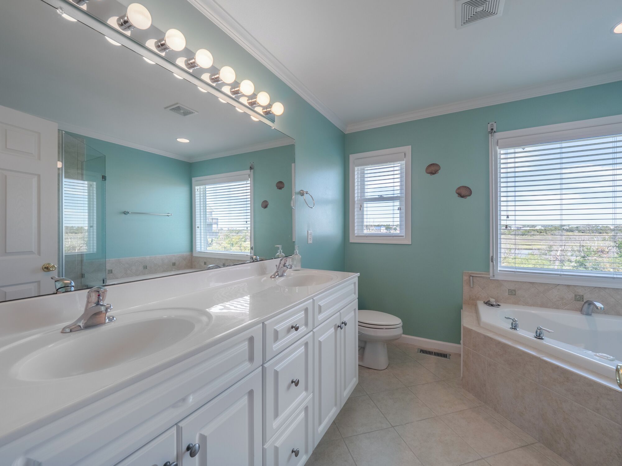 Studio (3 Bedrooms) | Property amenity