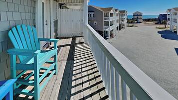 Studio (3 Bedrooms) | Property amenity