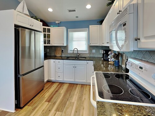 Sunset Cove by Topsail Realty