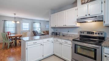 Studio (2 Bedrooms) | Property amenity