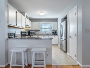 Studio (2 Bedrooms) | Property amenity