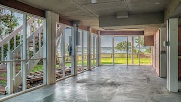 Studio (3 Bedrooms) | Property amenity