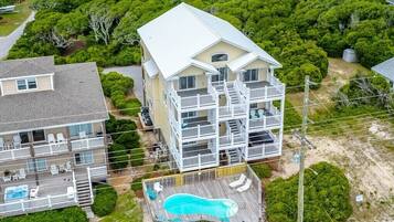 Studio (Multiple Bedrooms) | Property amenity