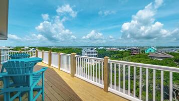 Studio (Multiple Bedrooms) | Property amenity