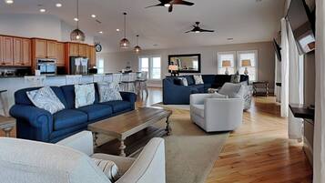 Studio (Multiple Bedrooms) | Property amenity