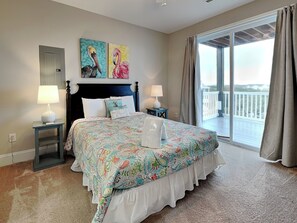 Studio (Multiple Bedrooms) | Property amenity