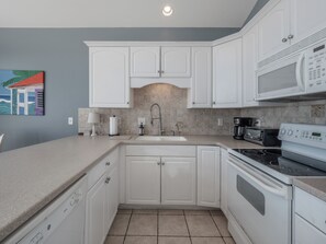 Estudi (4 Bedrooms) | Servei de l'allotjament