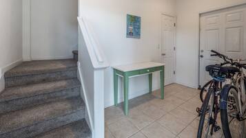 Studio (4 Bedrooms) | Property amenity