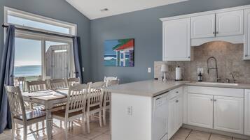 Studio (4 Bedrooms) | Property amenity