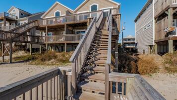 Studio (4 Bedrooms) | Property amenity