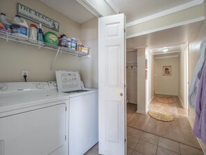 Studio (4 Bedrooms) | Property amenity - Sunray Cottage by Topsail Realty (Holly Ridge)