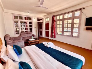 Deluxe Double Room, Balcony, Mountain View