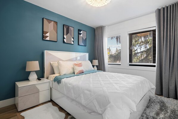 5 bedrooms, desk, iron/ironing board, free WiFi