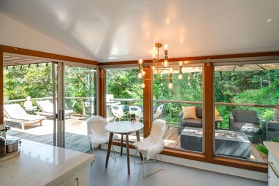 Spacious 4-bedroom Mid Century Modern Marvel in the Hills