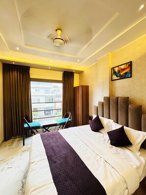 Executive kamer | Een bureau, een laptopwerkplek, gratis wifi