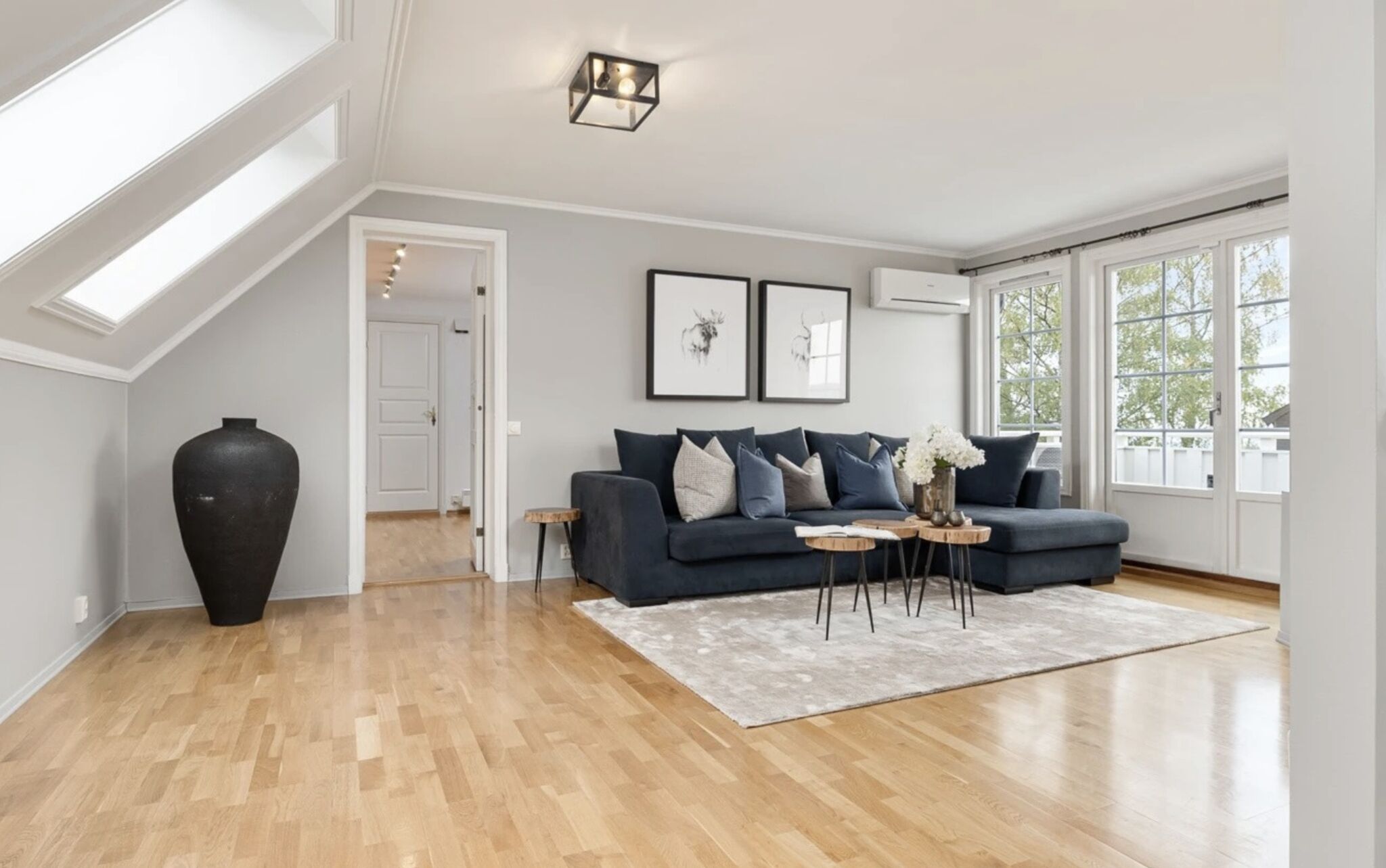 Smart TV, fireplace, computer monitors