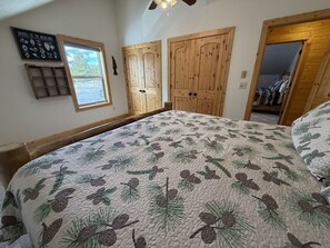 6 bedrooms, desk, travel cot, free WiFi