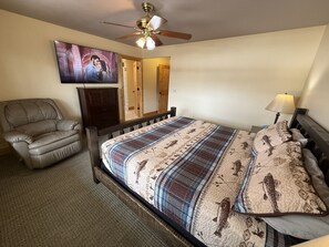 6 bedrooms, desk, travel cot, free WiFi