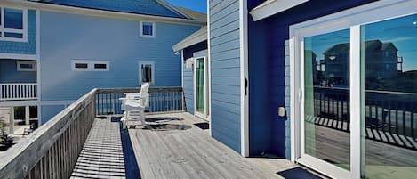 Studio (3 Bedrooms) | Property amenity