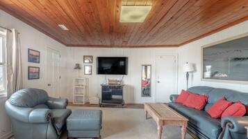 Studio (3 Bedrooms) | Property amenity