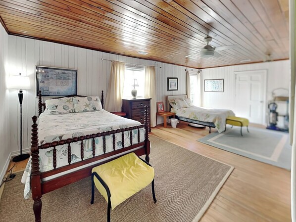 Estudi (3 Bedrooms) | Servei de l'allotjament