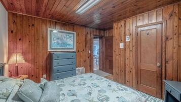 Studio (3 Bedrooms) | Property amenity