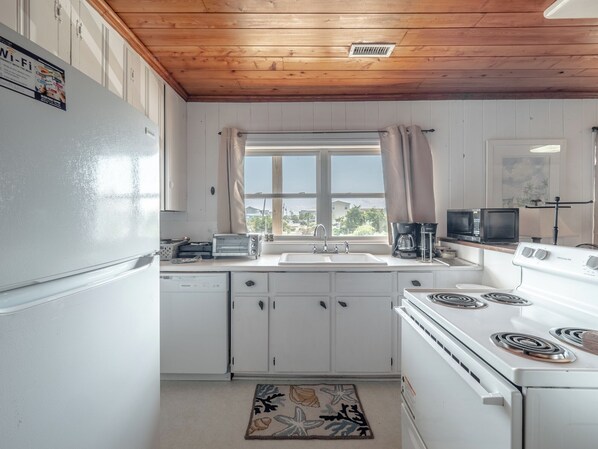 Studio (3 Bedrooms) | Property amenity - Sunrise by Topsail Realty (Holly Ridge)