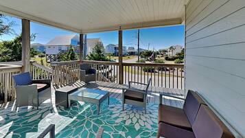 Studio (3 Bedrooms) | Front of property