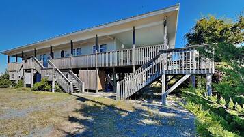 Studio (3 Bedrooms) | Property amenity