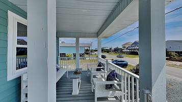Studio (3 Bedrooms) | Property amenity