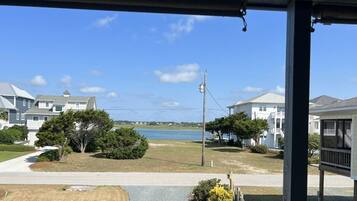 Studio (3 Bedrooms) | Property amenity