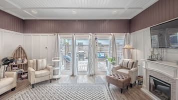 Studio (3 Bedrooms) | Fasilitas properti