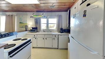 Studio (3 Bedrooms) | Property amenity