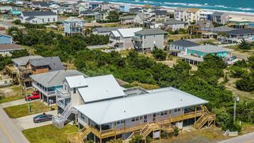 Studio (3 Bedrooms) | Property amenity