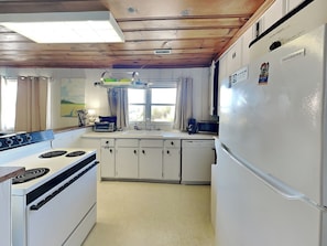 Studio (3 Bedrooms) | Property amenity - Sunset by Topsail Realty (Holly Ridge)