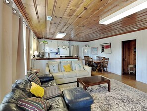 Studio (3 Bedrooms) | Property amenity