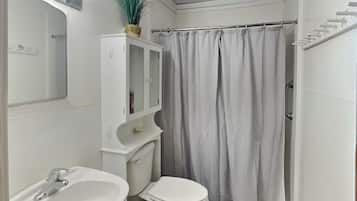 Studio (3 Bedrooms) | Property amenity