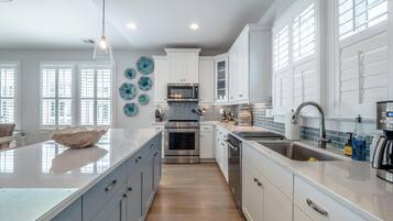 Studio (3 Bedrooms) | Tiện nghi, dịch vụ nơi lưu trú