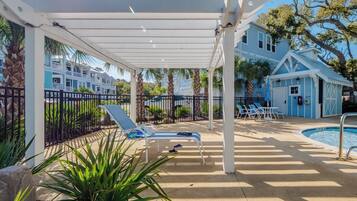 Studio (3 Bedrooms) | Property amenity