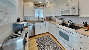 Studio (4 Bedrooms) | Property amenity