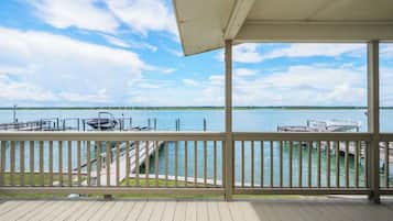 Studio (2 Bedrooms) | Property amenity