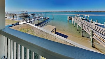 Studio (2 Bedrooms) | Property amenity