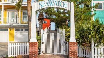 Studio (5 Bedrooms) | Property amenity