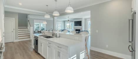 Studio (5 Bedrooms) | Property amenity