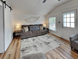 Studio (3 Bedrooms) | Property amenity