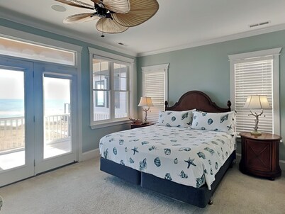 Blue Oyster by Carolina Retreats