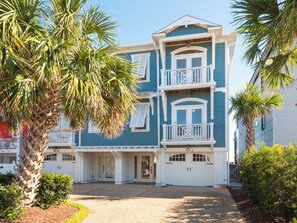 Studio (5 Bedrooms) | Property amenity - Blue Oyster by Carolina Retreats (Carolina Beach)